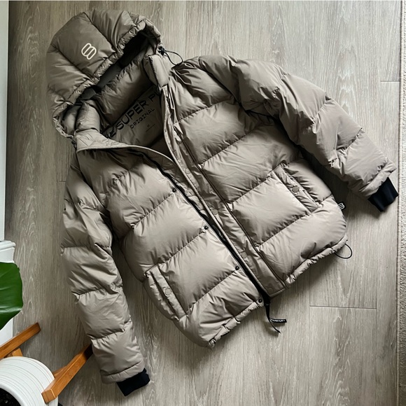 Aritzia The Super Puff™ - cliMATTE™ Original - Picture 3 of 16